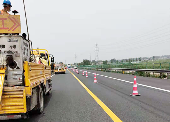 高速道路劃線.png